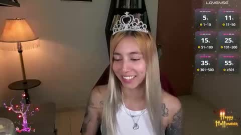 Snapshot of saucy_jenn1 chatting on October 31, 2025, 2:23 am I AM JENN  online show from October 31, 2025, 2:23 am