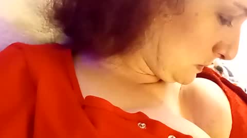 Snapshot of saucybear666 chatting on February 13, 2025, 5:58 am SnowBunny online show from February 13, 2025, 5:58 am