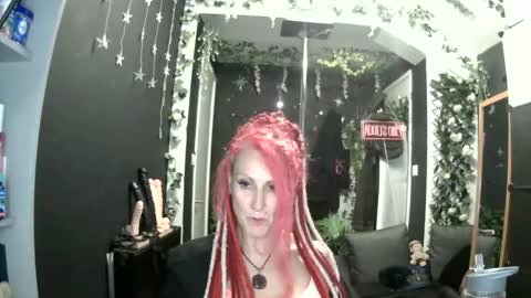 SaucySky online show from June 4, 2026, 11:00 pm