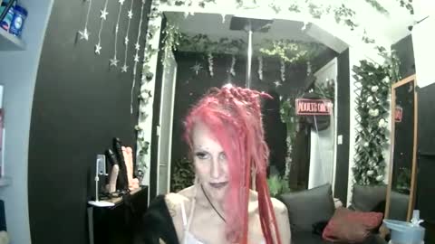 SaucySky online show from June 6, 2026, 8:46 pm