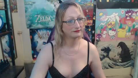 Snapshot of savanah_banana chatting on May 8, 2026, 7:19 pm Savanah online show from May 8, 2026, 7:19 pm