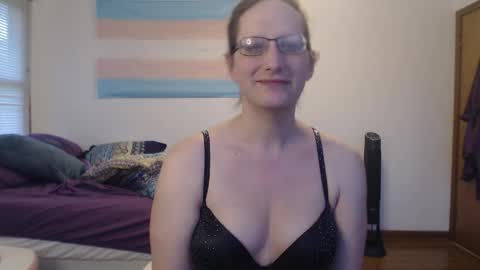 Snapshot of savanah_banana chatting on June 3, 2026, 10:18 am Savanah online show from June 3, 2026, 10:18 am