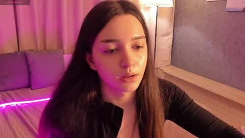 savannah_h online show from April 3, 2026, 3:21 pm