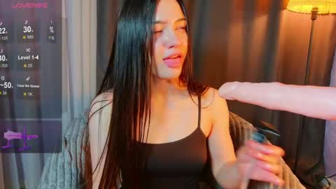 savannah_h online show from June 9, 2026, 8:42 pm