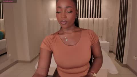 S a v a n n a h  online show from November 21, 2025, 9:46 pm