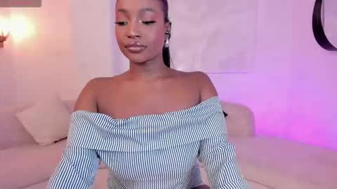 S a v a n n a h  online show from December 5, 2025, 8:05 pm