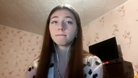 Sophie online show from September 18, 2025, 1:35 pm