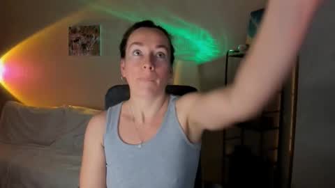 save the qween online show from November 9, 2025, 7:28 am