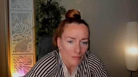 Snapshot of save_the_qween chatting on June 4, 2026, 12:11 pm save the qween online show from June 4, 2026, 12:11 pm