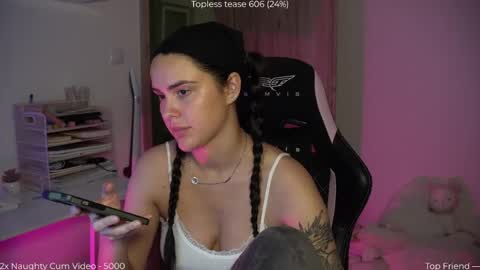 Naomi online show from May 17, 2026, 8:38 pm