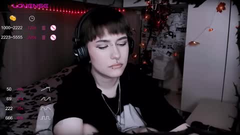 pronoun she. name Mary. age 21. online show from February 18, 2025, 4:48 pm