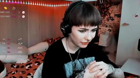 pronoun she. name Mary. age 21. online show from February 20, 2025, 10:27 am