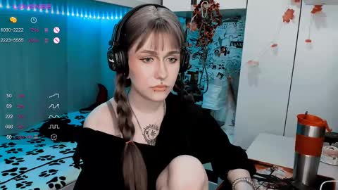 pronoun she. name Mary. age 21. online show from February 24, 2025, 3:20 pm