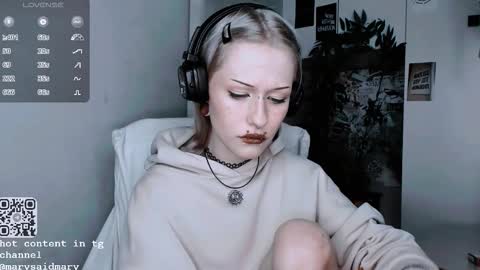 pronoun she. name Mary. age 21. online show from September 30, 2025, 8:03 pm