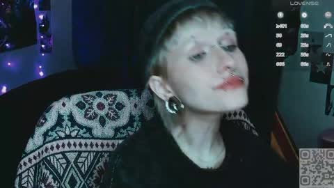 pronoun she. name Mary. age 21. online show from May 9, 2026, 9:53 pm