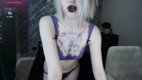 Anges online show from November 7, 2025, 3:39 am