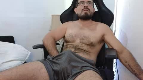 Snapshot of sbastone_muscle chatting on February 13, 2026, 2:46 pm sebastian muscleman daddy the better latin lover online show from February 13, 2026, 2:46 pm