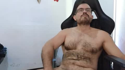 Snapshot of sbastone_muscle chatting on February 16, 2026, 2:46 pm sebastian muscleman daddy the better latin lover online show from February 16, 2026, 2:46 pm