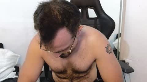 Snapshot of sbastone_muscle chatting on February 18, 2026, 3:41 pm sebastian muscleman daddy the better latin lover online show from February 18, 2026, 3:41 pm