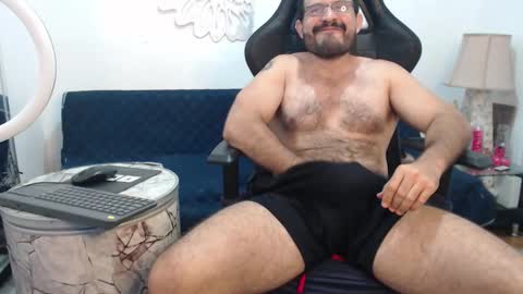Snapshot of sbastone_muscle chatting on February 26, 2026, 3:11 pm sebastian muscleman daddy the better latin lover online show from February 26, 2026, 3:11 pm