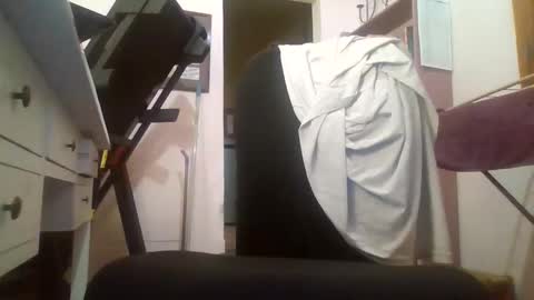 sbrinaiceberg online show from April 17, 2026, 4:04 am