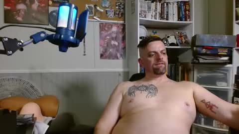 Snapshot of scarecrow2wm chatting on February 21, 2026, 4:13 am Kent Clark online show from February 21, 2026, 4:13 am