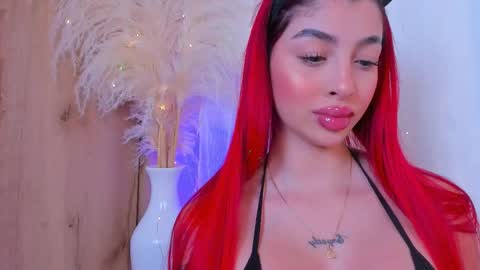 Snapshot of scarleett_jones chatting on October 20, 2025, 11:27 pm scarleett jones online show from October 20, 2025, 11:27 pm
