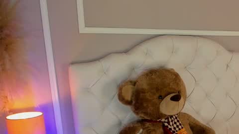 scarlet hill online show from December 29, 2024, 7:00 pm