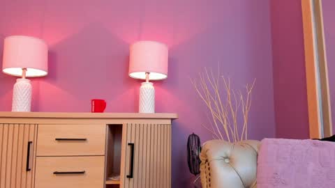 Scarlet Edwars online show from January 24, 2025, 6:25 pm