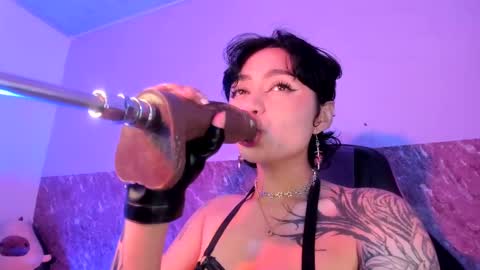 scarlet_gold online show from February 10, 2025, 2:08 am