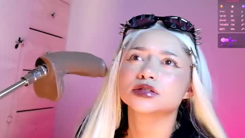 scarlet_gold online show from March 24, 2026, 1:21 am