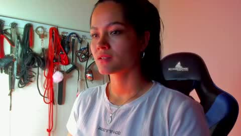 scarlet taylor kennedy online show from April 20, 2026, 8:32 pm