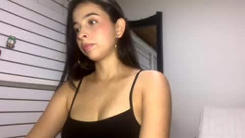 Snapshot of scarlet_muse18 chatting on April 13, 2026, 10:37 pm scarlet_muse18 online show from April 13, 2026, 10:37 pm