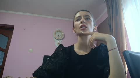 Scarlet online show from May 28, 2026, 3:42 pm