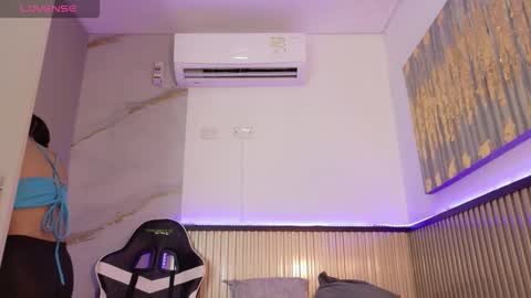 scarlet_vixen_ online show from February 3, 2026, 1:27 pm