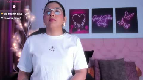 Snapshot of scarletbaker__ chatting on February 24, 2026, 3:43 pm Scarlet online show from February 24, 2026, 3:43 pm