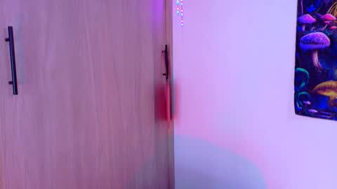 Snapshot of scarletblaze_ chatting on October 27, 2025, 1:59 pm Scarlet online show from October 27, 2025, 1:59 pm