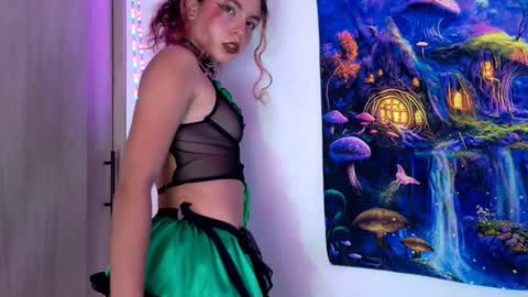 Snapshot of scarletblaze_ chatting on November 12, 2025, 6:41 pm Scarlet online show from November 12, 2025, 6:41 pm