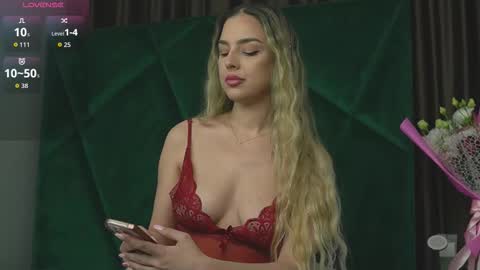 Scarlet online show from September 8, 2025, 7:13 pm