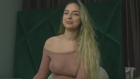 Scarlet online show from September 22, 2025, 8:33 pm