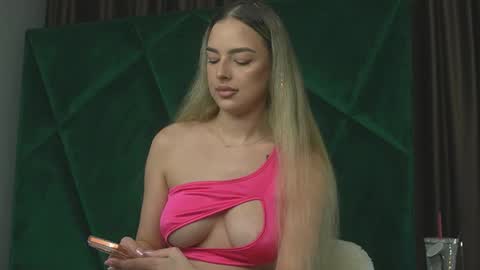 Scarlet online show from September 23, 2025, 9:07 pm