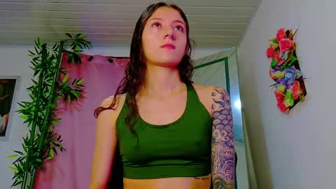 Snapshot of scarletjonesx chatting on May 19, 2026, 1:56 am Denis online show from May 19, 2026, 1:56 am