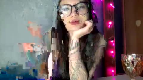 scarletpetal online show from January 25, 2025, 9:26 am