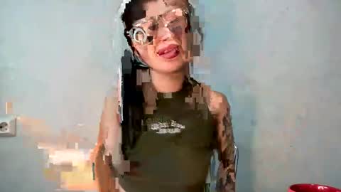 scarletpetal online show from February 3, 2025, 9:19 am