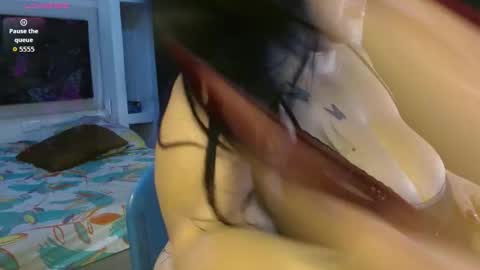 scarlet online show from September 26, 2025, 7:01 am