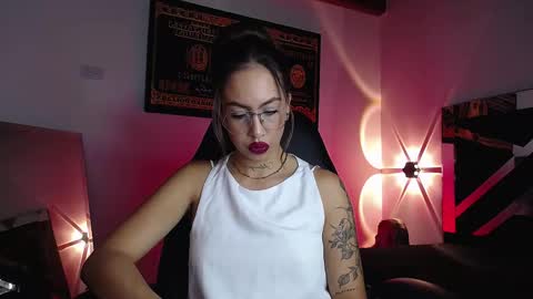 Scarlett online show from September 24, 2025, 2:31 pm