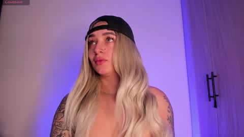 SCARLETT COLLINS online show from September 23, 2025, 11:13 am