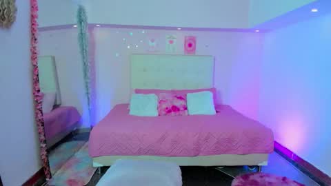 Snapshot of scarlett_dreamss7 chatting on October 4, 2025, 1:47 am Scarlett online show from October 4, 2025, 1:47 am