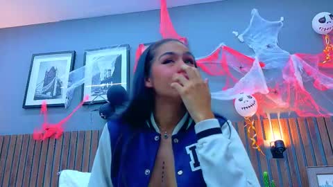 Snapshot of scarlett_johansons chatting on November 5, 2025, 8:53 pm scarlett johansons online show from November 5, 2025, 8:53 pm