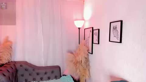 Scarlett Johs online show from September 15, 2025, 1:55 pm